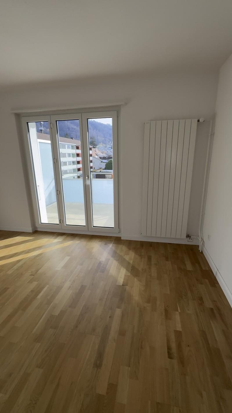 Zentrumsnahe Wohnung in Steffisburg mit Traumblick auf die Berge (6)