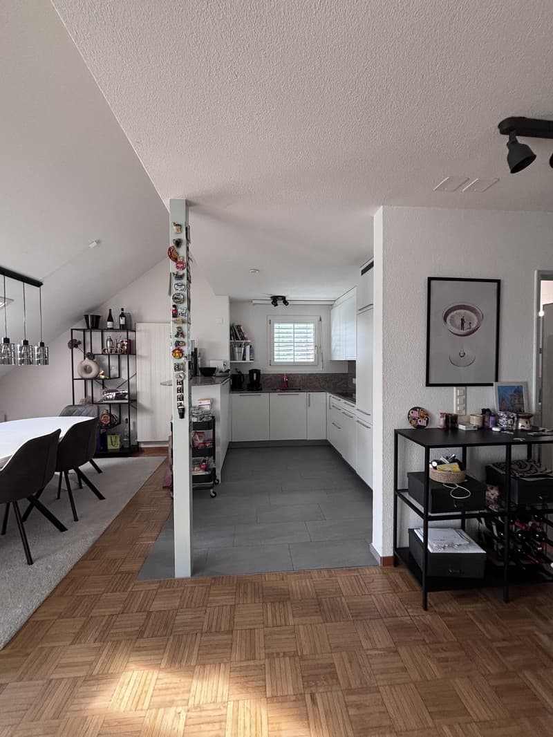 Appartement lumineux 3,5 pièces avec balcon, soleil du soir & près de la forêt à partir du 1er août 2026 / CHF 1809 incl. frais accessoires (4)