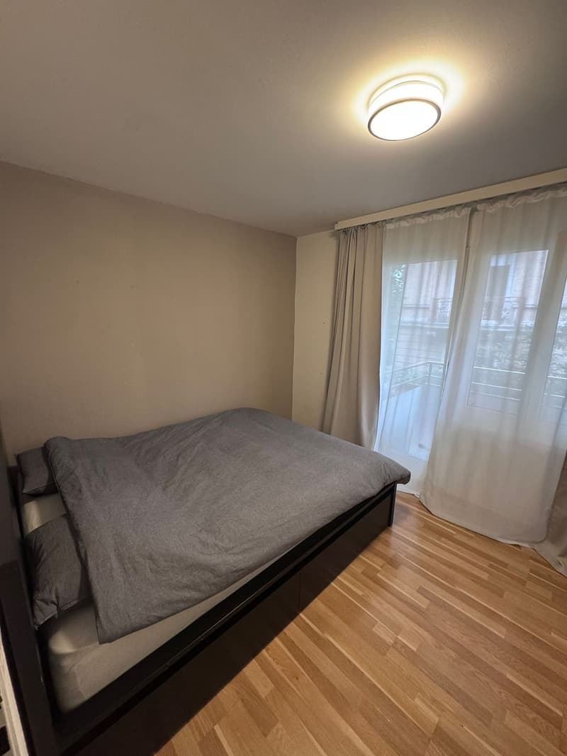 WG-Zimmer in Wipkingen (unbefristet) möbeliert, mit Balkon (1)