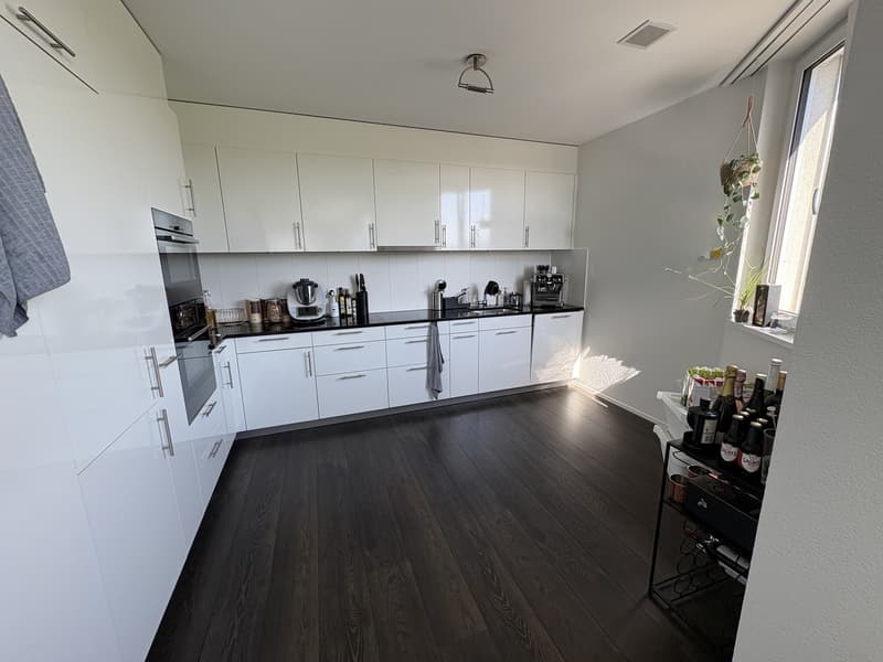 Grosszügige und helle 3.5-Zimmer-Wohnung in Dübendorf zu vermieten (3)