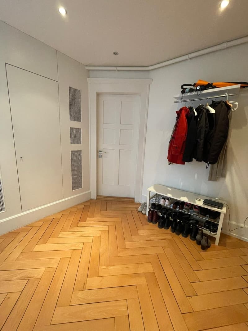 Bright room in a calm, professional WG Seefeld (8008) (9)