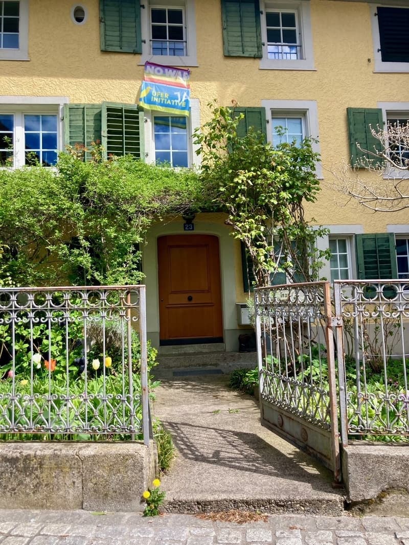 Bright old building apartment in the historic village center (3)