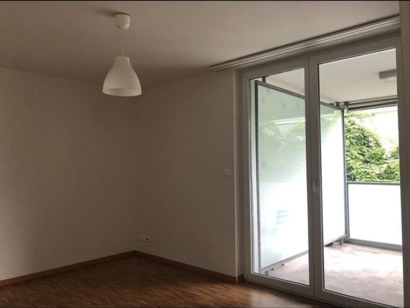 4.5-Zimmer-Wohnung in Zürich-Oerlikon mit Balkon, moderner Küche und optimaler ÖV-Anbindung. Übernahme bereits ab 3. August möglich ab September sogar zu einem tieferen Mietzins (5)