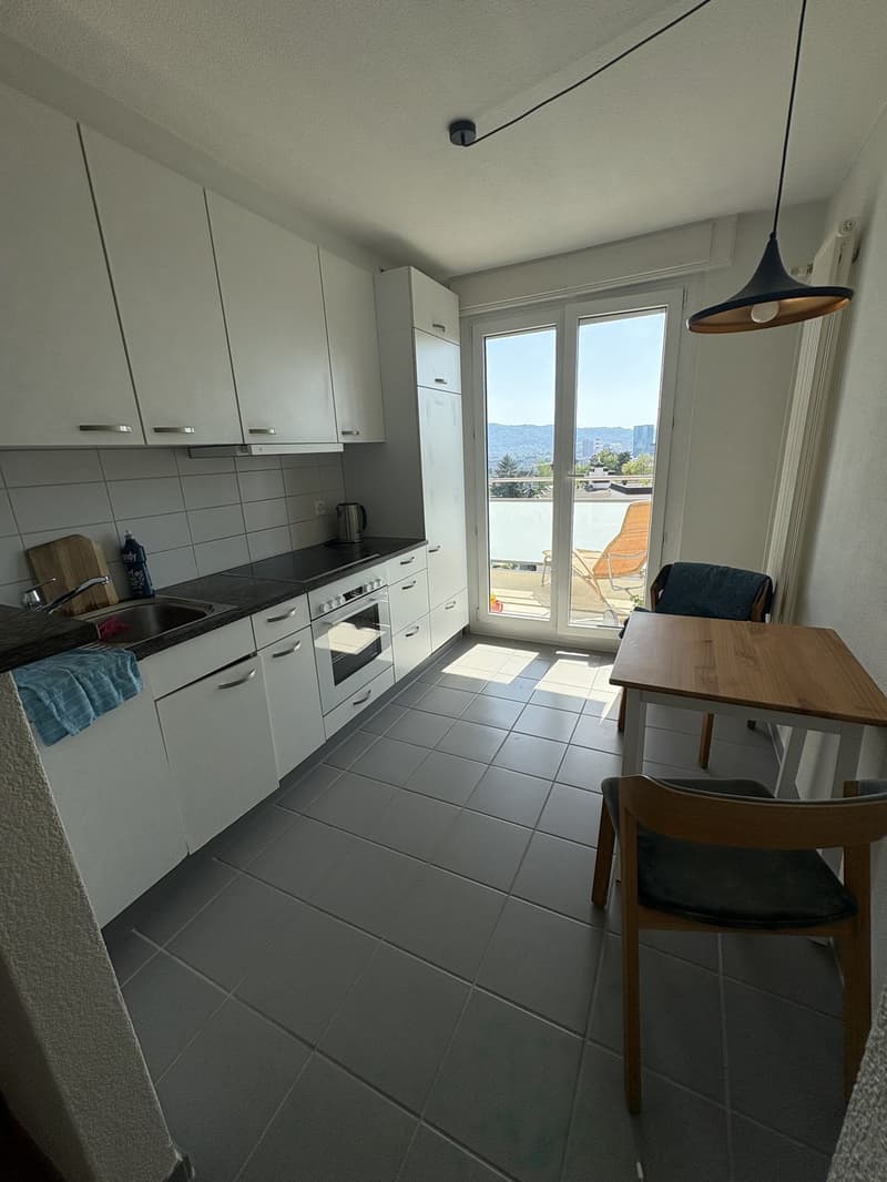 Balcony and sea view sublet from 15.07.26 (4)