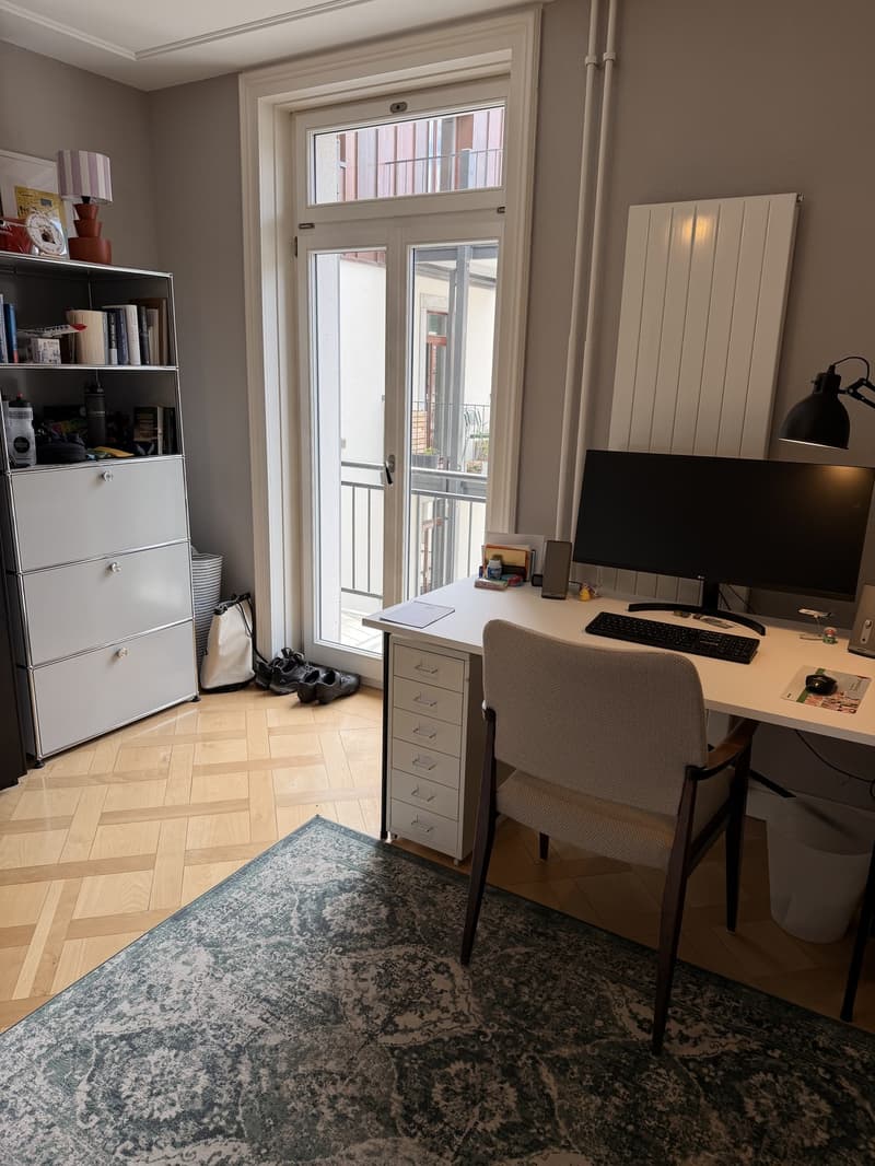 Chambre dans une colocation avec balcon privé dans un immeuble ancien rénové au cœur de Zurich, quartier 4 (6)