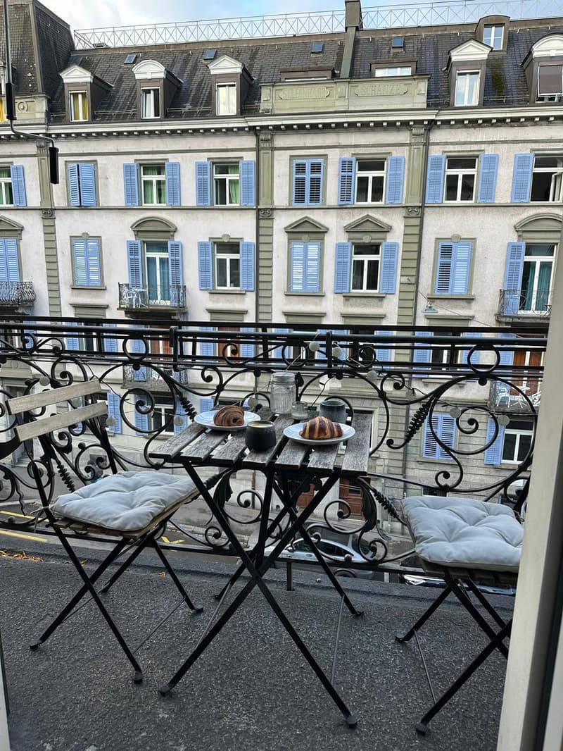 Beautiful room in 2-person shared apartment with balcony in top location (9)