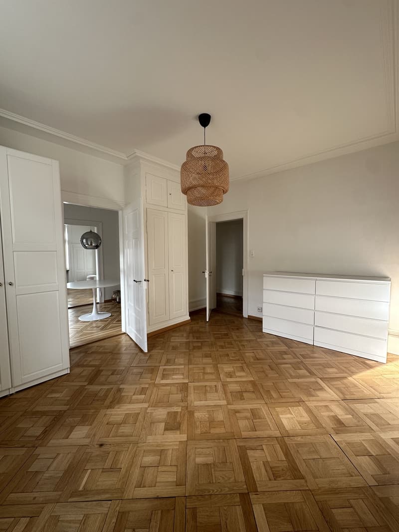 Beautiful room in 2-person shared apartment with balcony in top location (2)