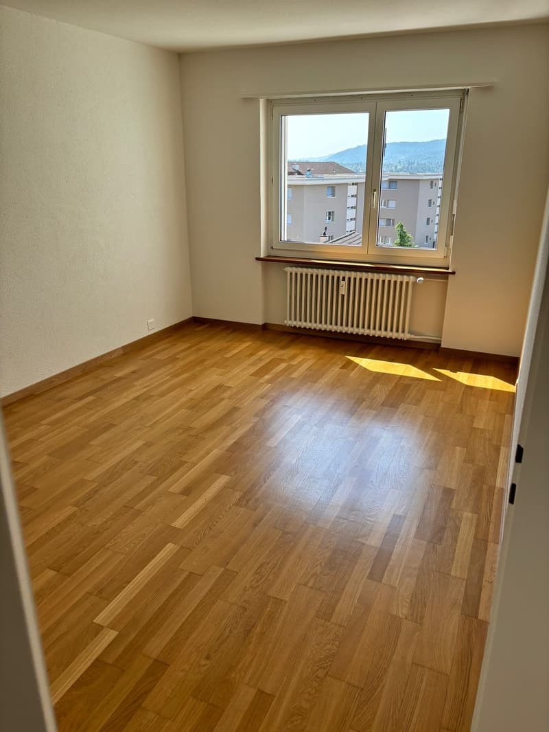 Modern 3.5-room apartment with balcony and beautiful view (7)