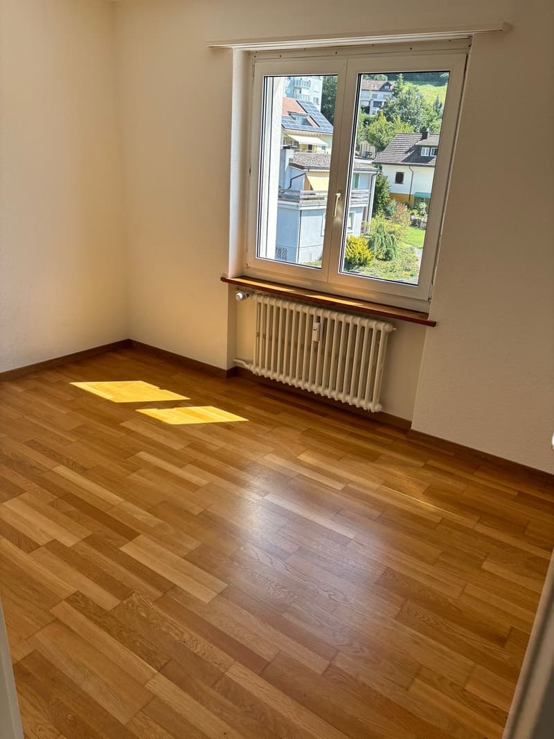 Modern 3.5-room apartment with balcony and beautiful view (1)