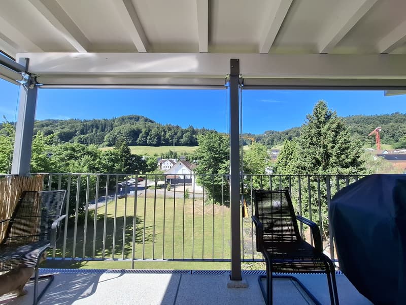 Appartement spacieux 5.5 pièces dans les combles à Neuenhof - moderne, calme et avec une vue magnifique (2)