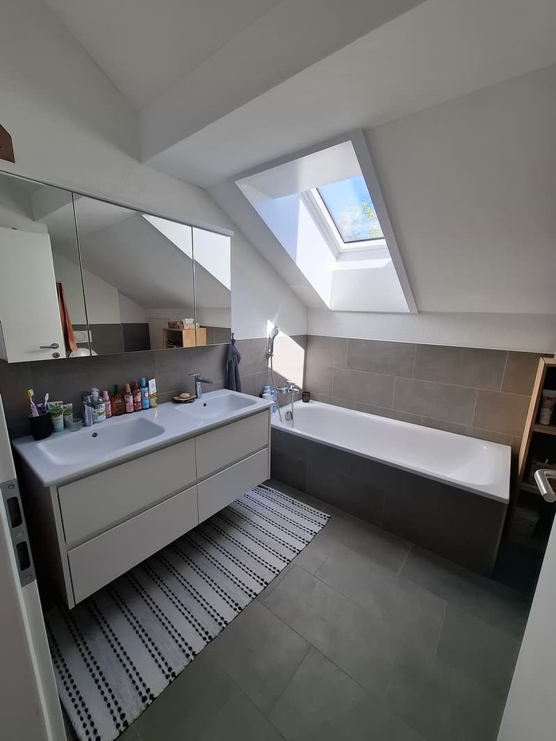 Appartement spacieux 5.5 pièces dans les combles à Neuenhof - moderne, calme et avec une vue magnifique (5)
