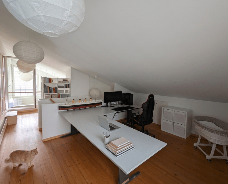Bright 3.5-room maisonette apartment with large open gallery, open kitchen, and balcony/terrace (13)