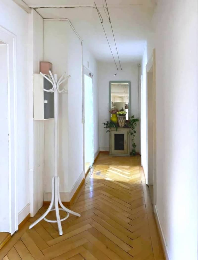 Temporary: JULY (1-4 weeks possible) Old building apartment (2)