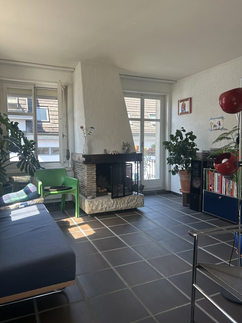 Charmante, unmöblierte Maisonette-Wohnung zur Zwischenmiete (1. August 30. November) (1)