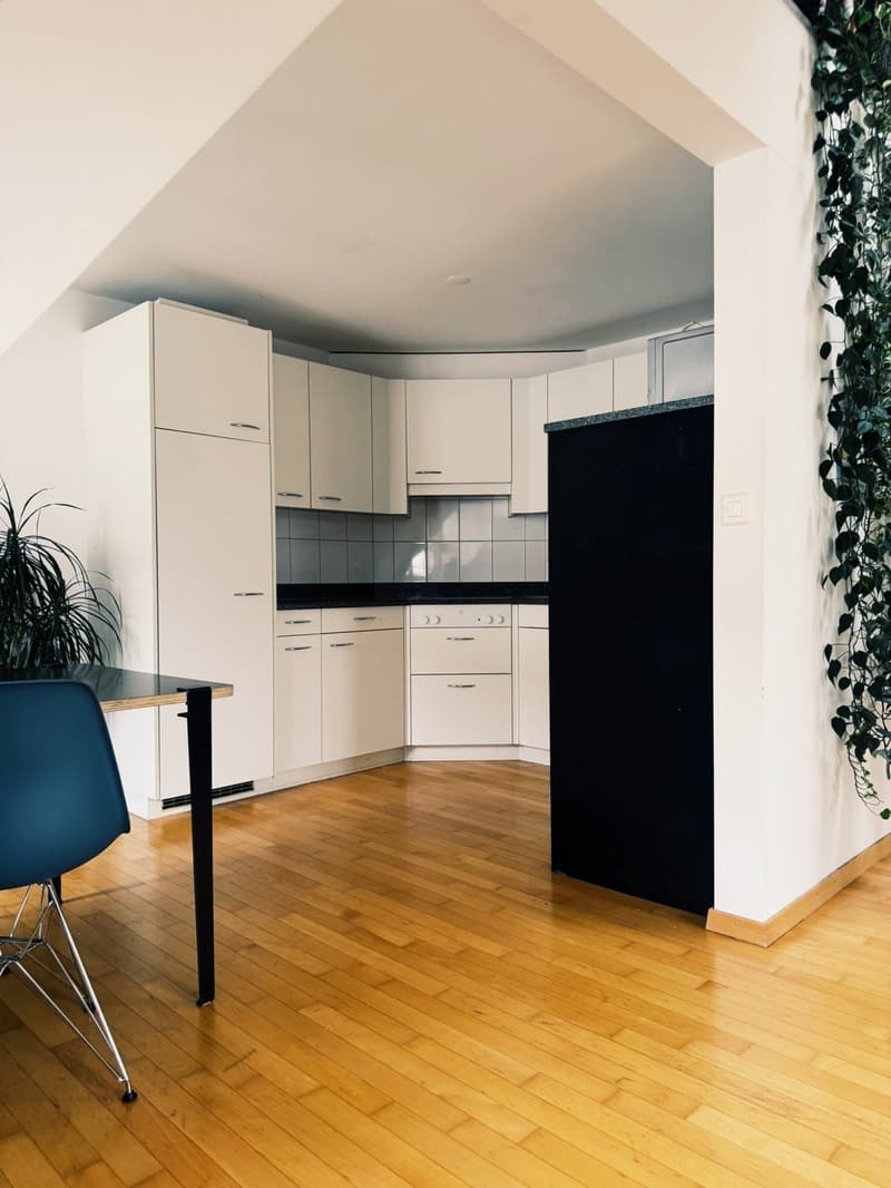 Room with private bathroom in a dreamy maisonette apartment (3)