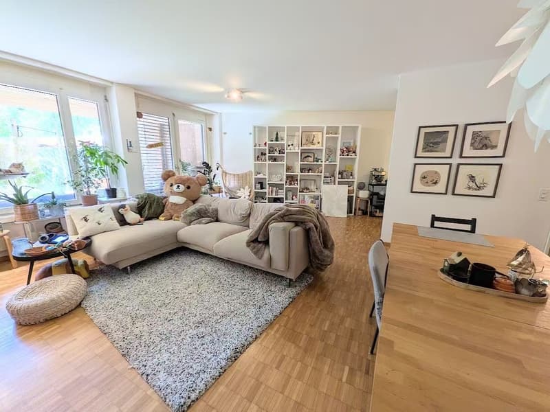 Cozy 3.5-Room Apartment with Private Garden Walking Distance to Sihlcity! (1)
