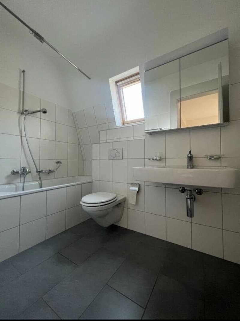 Smarte Wohnung mit sonnigen Balkon! (6)