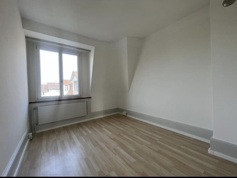 Smarte Wohnung mit sonnigen Balkon! (2)