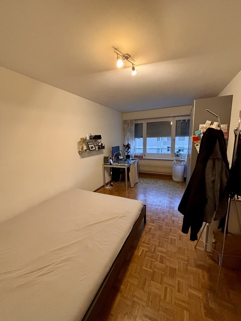 Zentrale und gut angebundene 2.5-Zimmer-Wohnung in Oerlikon (7)
