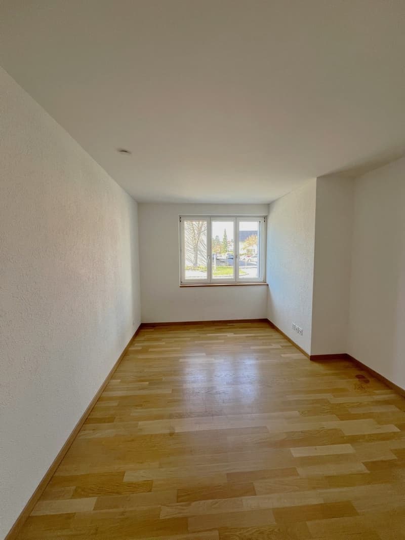 Modern 3.5-room apartment with balcony and loggia in Wettingen, available immediately! (7)