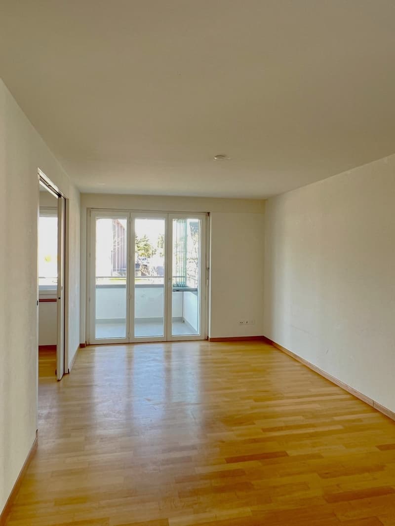 Modern 3.5-room apartment with balcony and loggia in Wettingen, available immediately! (1)