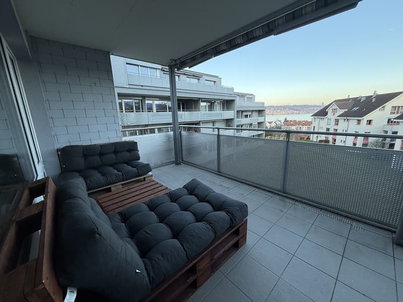 Vollständig möblierte 2.5-Zimmer-Wohnung mit Seeblick und Bergblick-Balkon | Wädenswil | 18/08 - 18/10 (4)