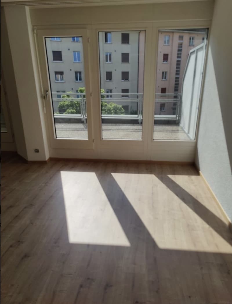 Sunny 4.5-room maisonette with 2 balconies at Eigerplatz (2)
