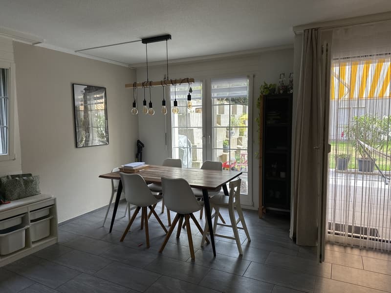 Moderne 3.5-Zimmer-Erdgeschosswohnung mit Terrasse (90m2) (1)