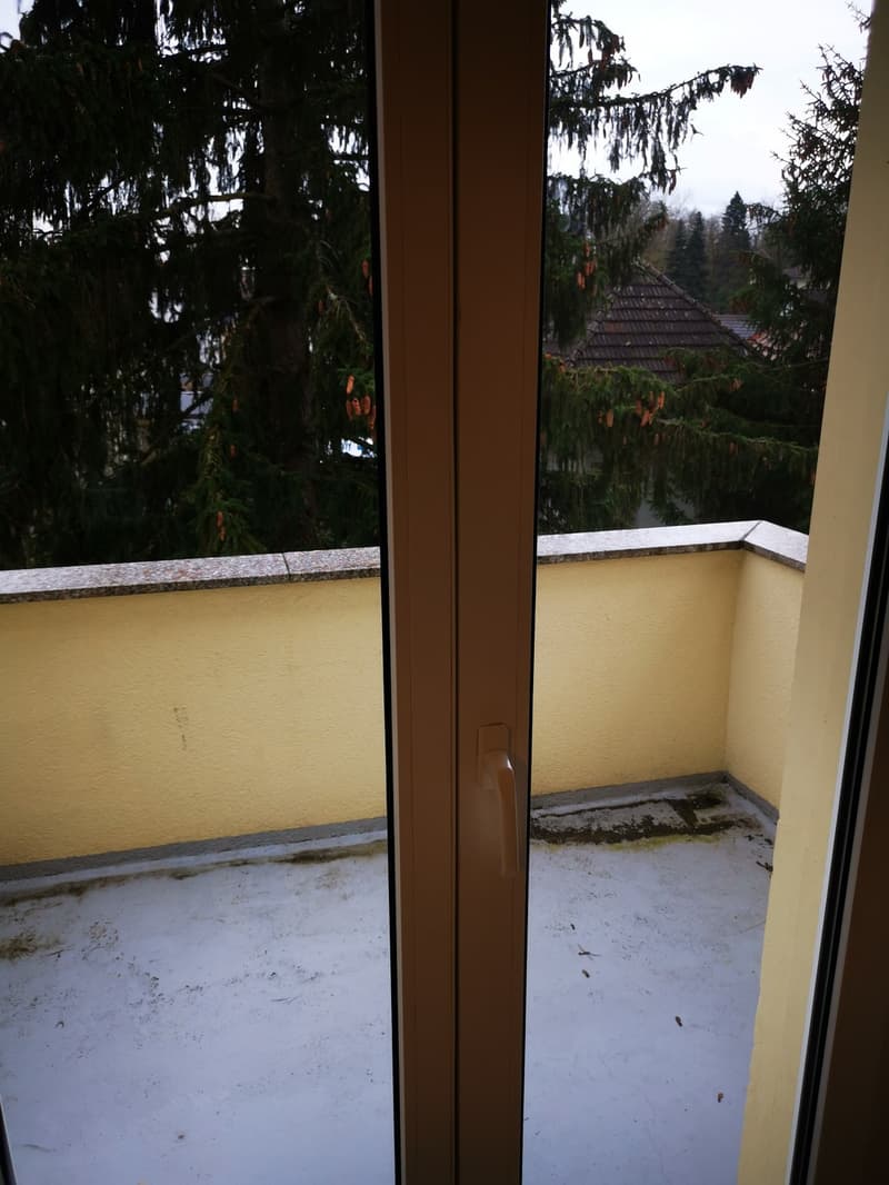 Charmante 3.5-Zimmer-Dachwohnung mit Balkon in Wildegg (13)