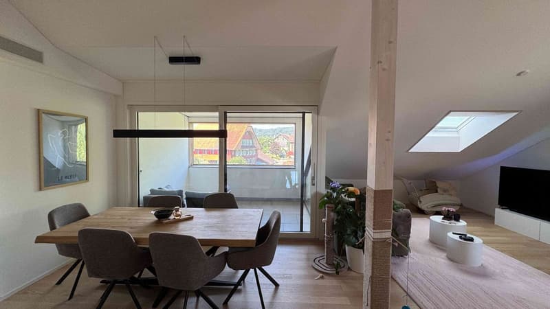 Grosszügige 3.5-Zimmer-Dachwohnung mit Loggia und Carport in Ermensee (8)