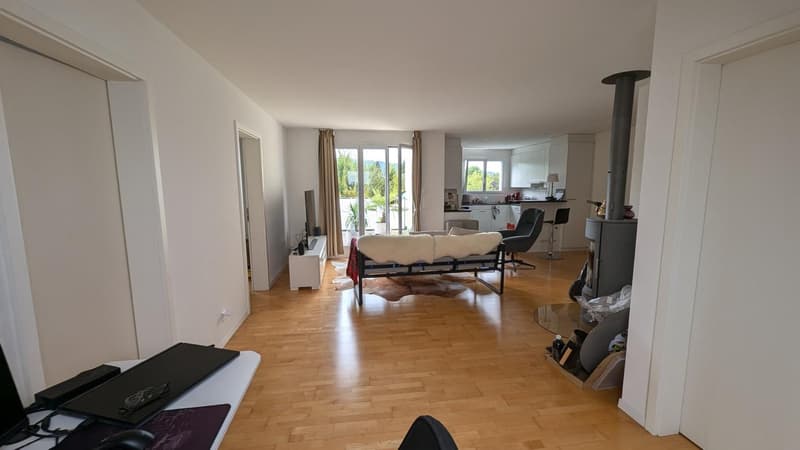 Appartamento attico luminoso 3,5 locali direttamente alla stazione di Glanzenberg - disponibile immediatamente! (4)