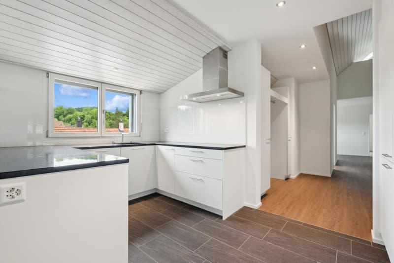 Charmante 3.5 Zimmer-Maisonette-Wohnung mit Blick ins Grüne (12)
