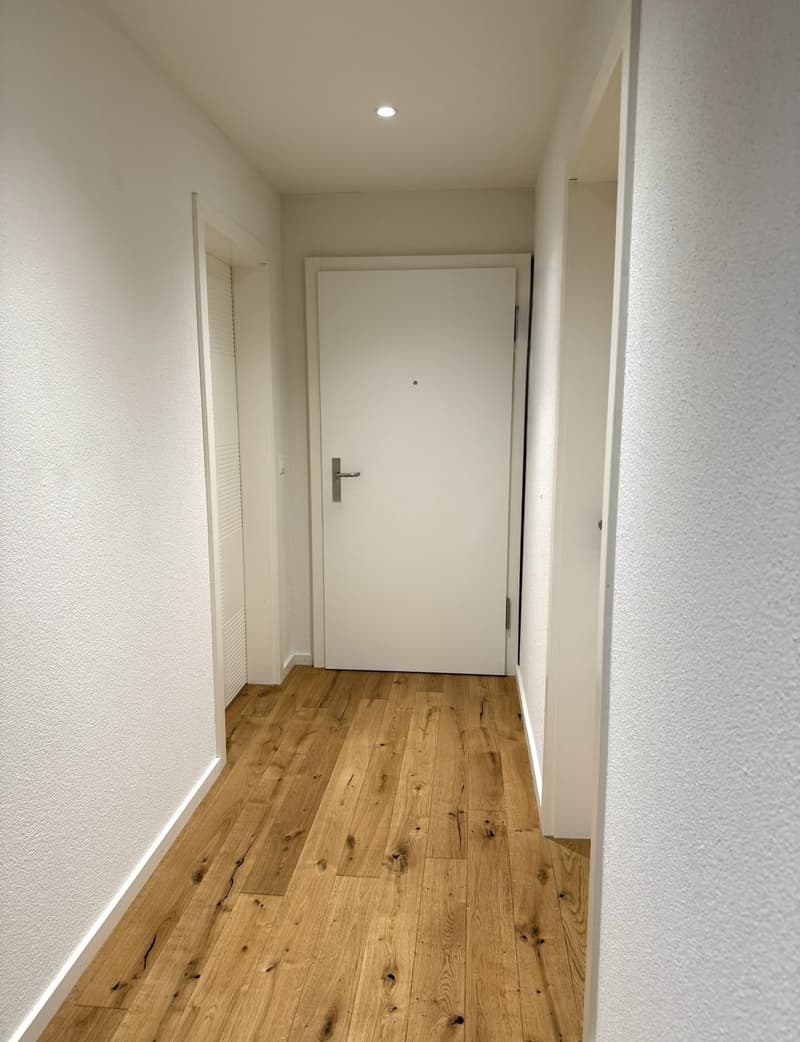 TRAUMHAFTE 3.5 ZIMMER MIT EIGENEM WINTERGARTEN (2)