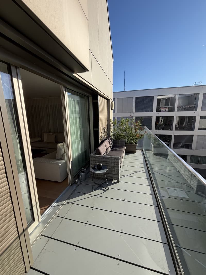 Bright and central apartment with balcony (6)