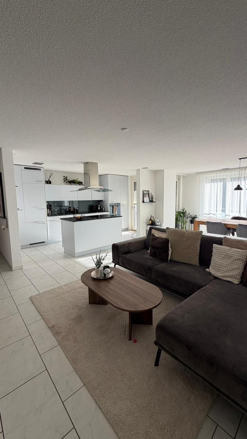 Zur Untermiete: Charmante Wohnung inkl. 1 Parkplatz / Charming apartment for sublet, including parking space (2)