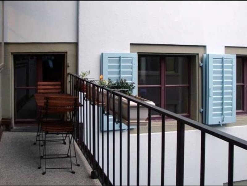 Nachmieter:in gesucht per 1. August - charmante 2.5-Zimmer-Altbauwohnung mitten im Zürcher Niederdorf (Kreis 1) (7)