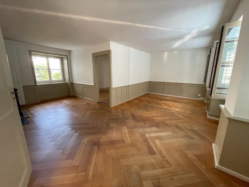 Nachmieter:in gesucht per 1. August - charmante 2.5-Zimmer-Altbauwohnung mitten im Zürcher Niederdorf (Kreis 1) (1)