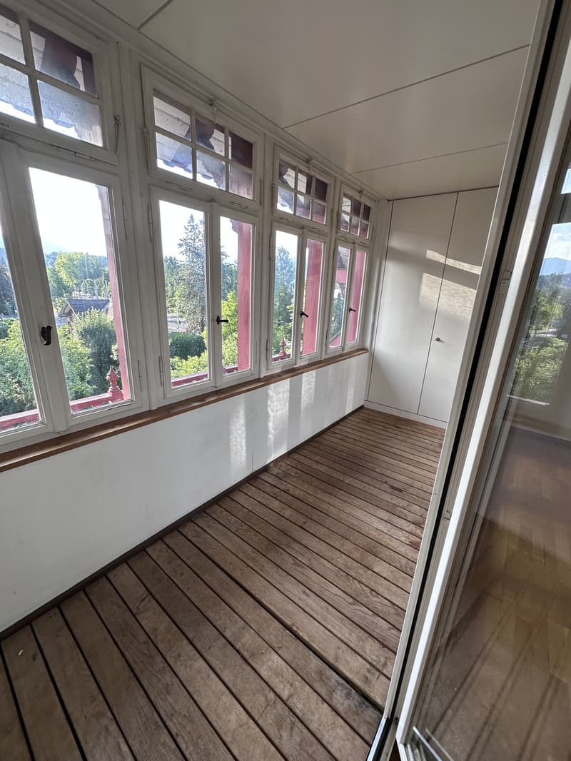 Mitbewohner/in gesucht Exklusives WG-Zimmer mit Loggia, Rigi-Blick & See vor der Haustür (2)