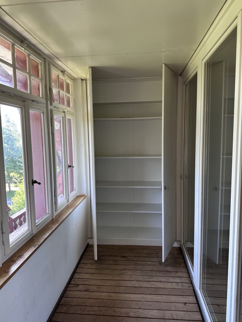 Mitbewohner/in gesucht Exklusives WG-Zimmer mit Loggia, Rigi-Blick & See vor der Haustür (3)