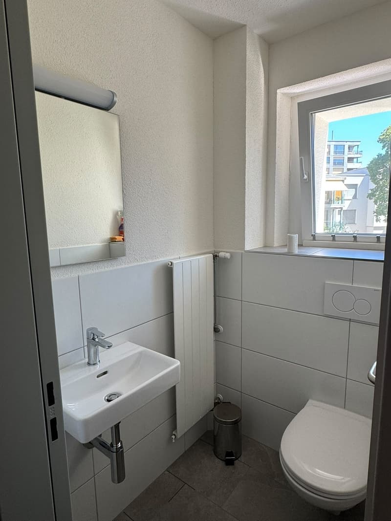Modern 3.5-room apartment with balcony in Kloten (6)