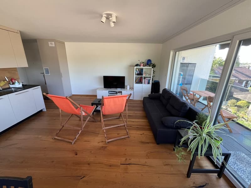 Moderne und helle 2-Zimmer-Wohnung direkt am Bahnhof Dietlikon (2)