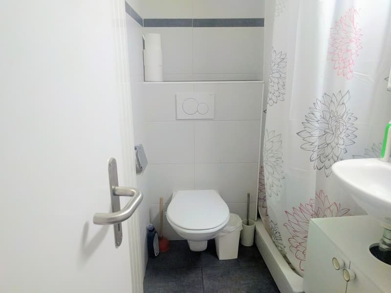 1st floor bathroom