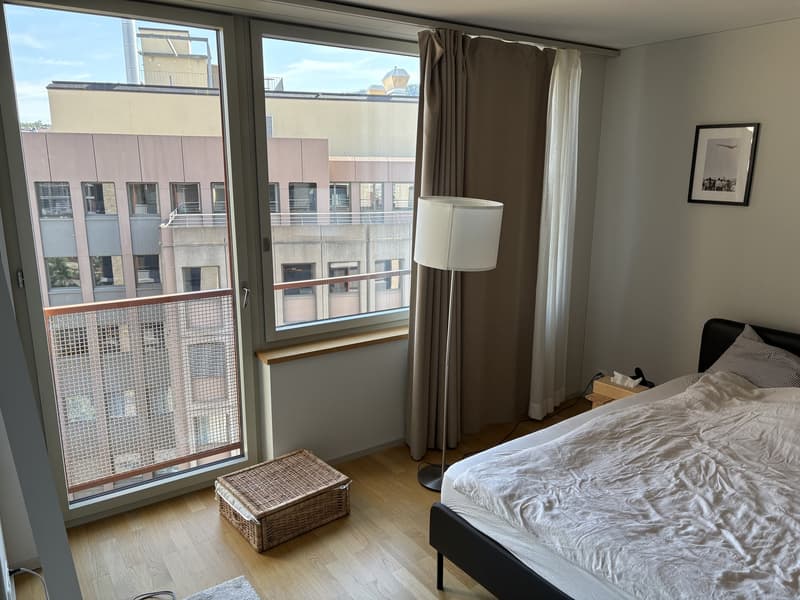Short term apartment sublease near HB (2)