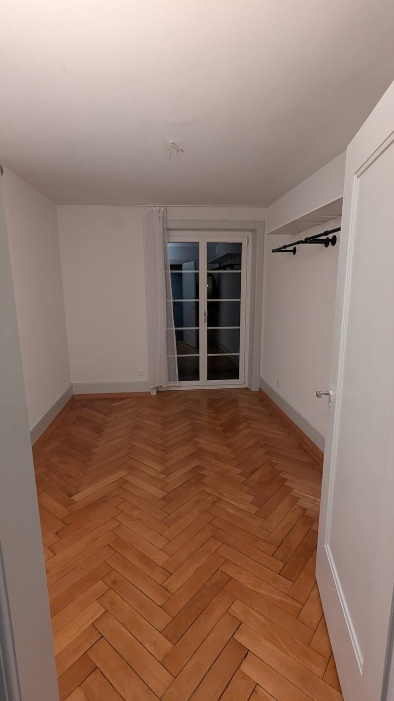 Bel appartement dans un immeuble ancien (8)