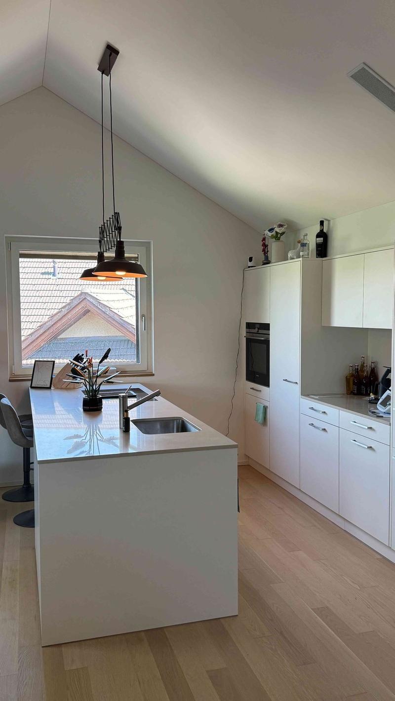 Grosszügige 3.5-Zimmer-Dachwohnung mit Loggia und Carport in Ermensee (9)
