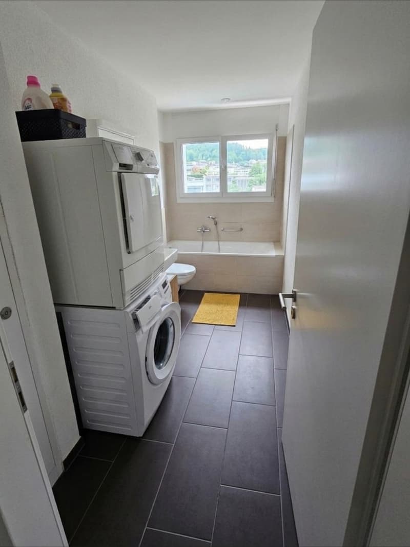 3,5-Zimmer Attikawohnung mit 2 Bädern und Balkonen (6)