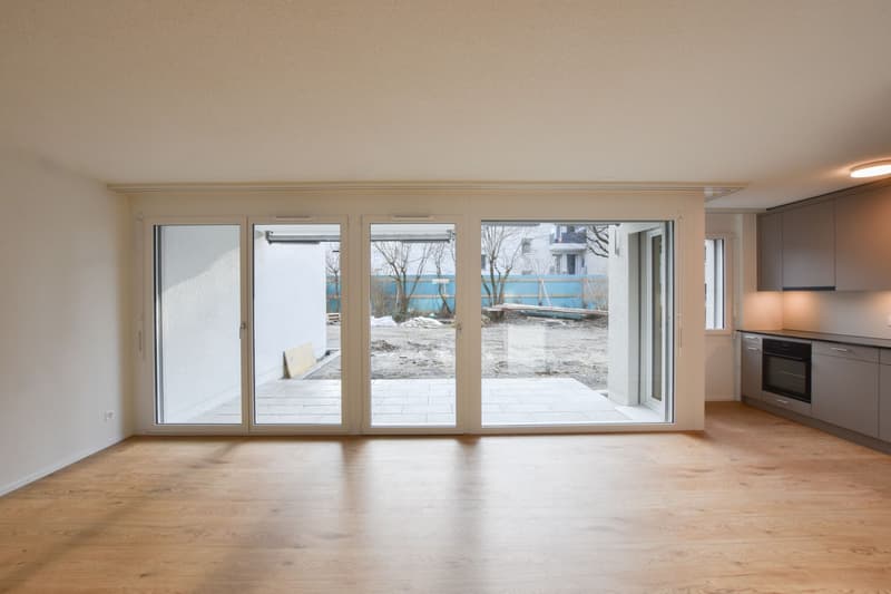 Bright, freshly renovated 4.5-room apartment with modern kitchen (2)