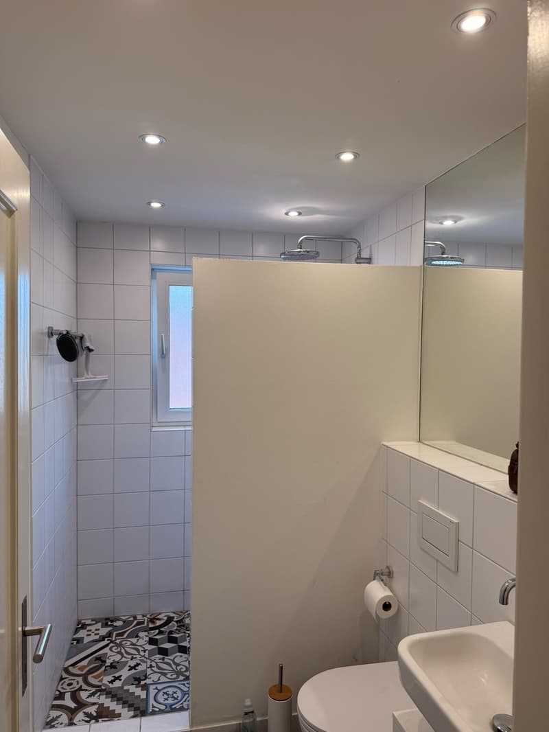 Bathoom + Dusche