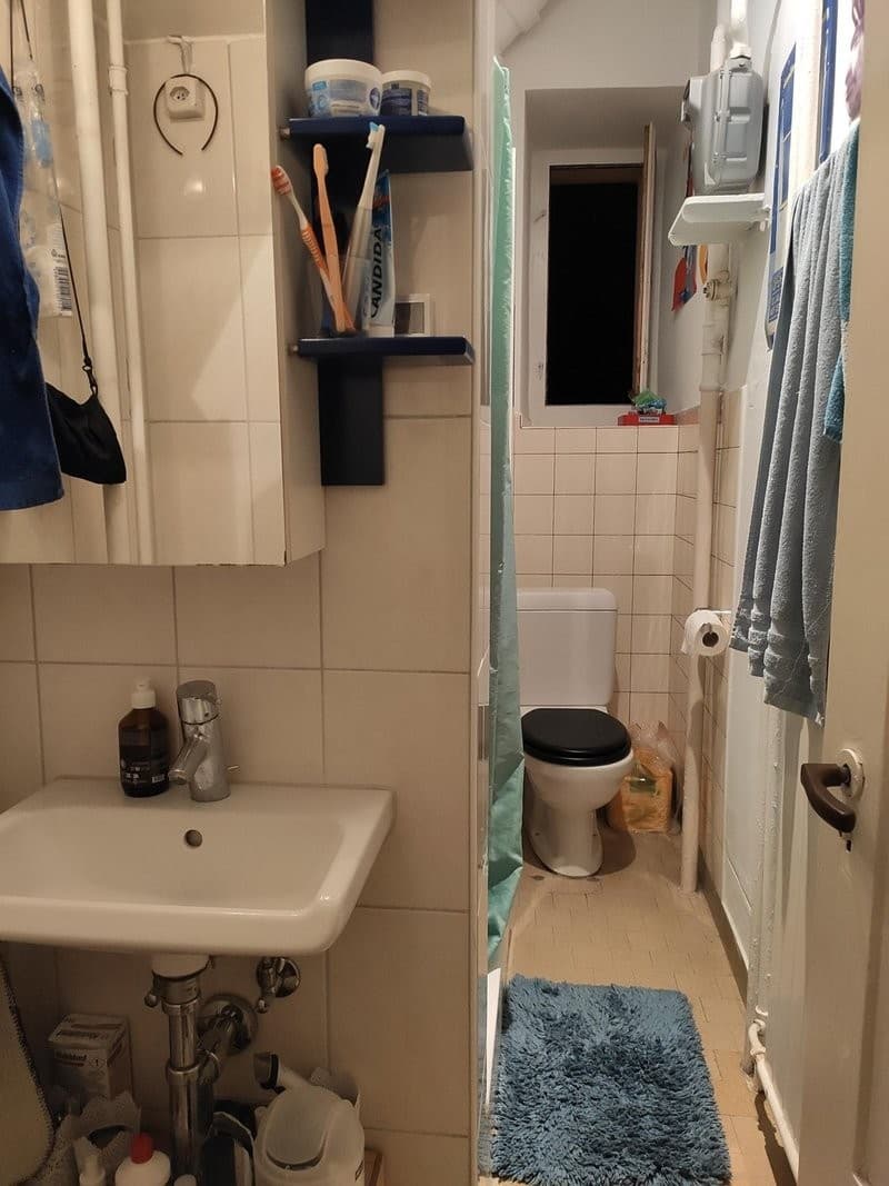 Beautiful old building apartment in district 4 for 2 years (6)