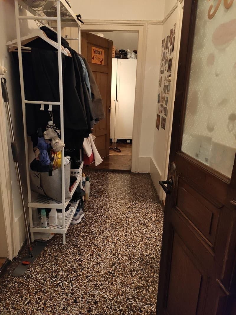 Beautiful old building apartment in district 4 for 2 years (7)